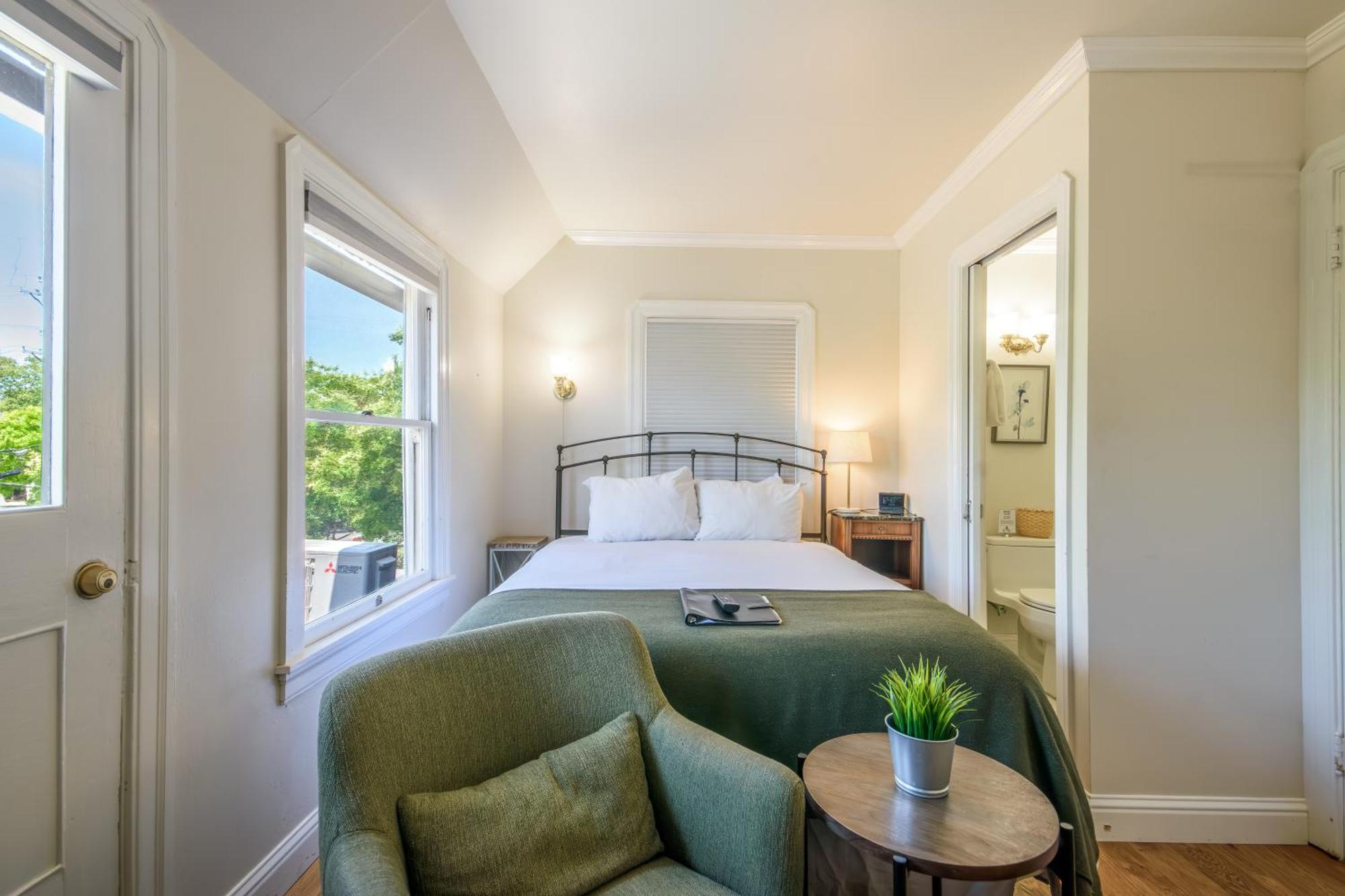 Cedar Gables Inn Napa Exterior photo